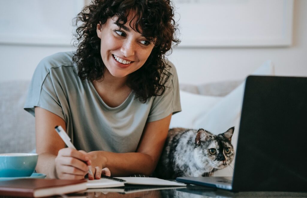 a tech services image of a female virtual assistant